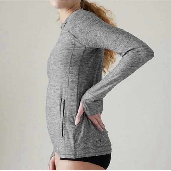 Athleta Size M Pacifica Illume UPF Relaxed Jacket Hoodie Thumbholes Gray Zip Up - Picture 2 of 12